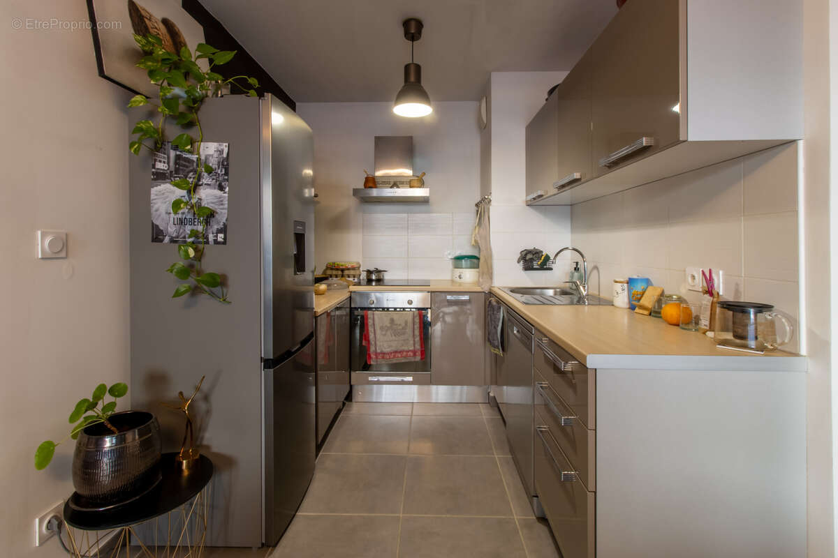 Vends Appartement T3 avec garage, terrasse, ascenceur - quartier Antigone Hotel de ville Montpellier - photo 5