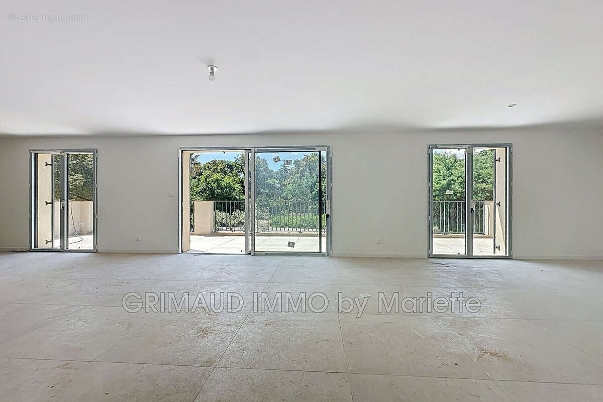 Appartement à GRIMAUD