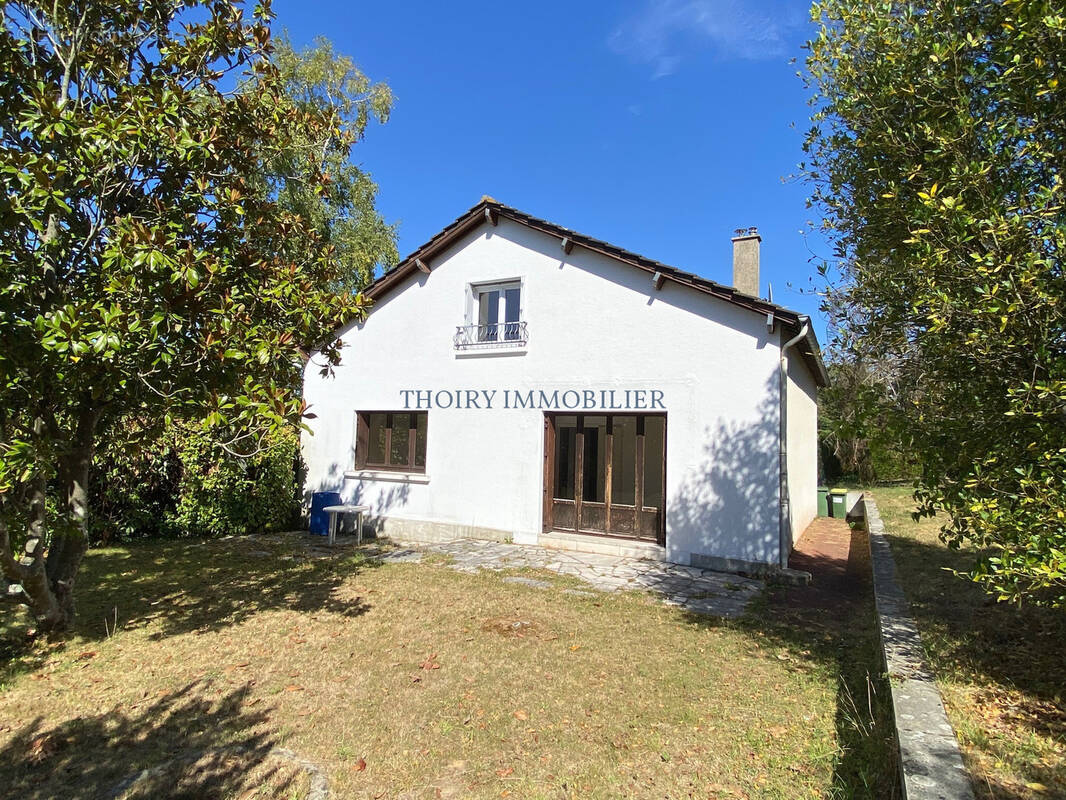 Maison à THOIRY
