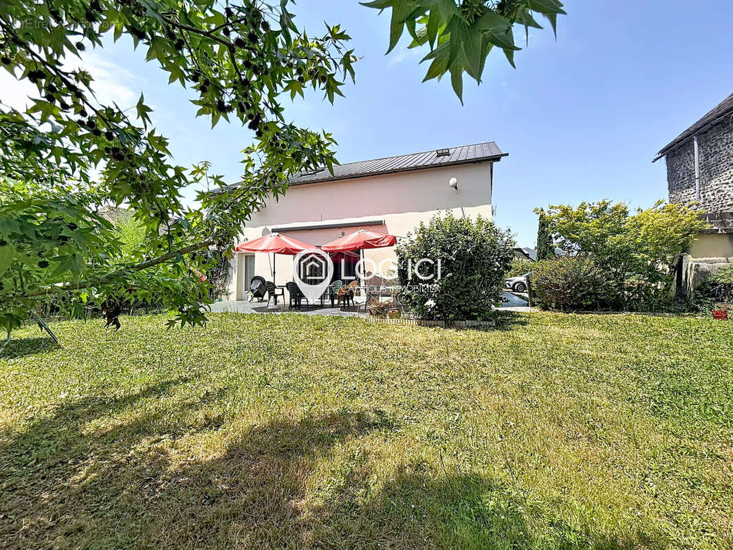 ANGAIS - Vente d'un enclos béarnais rénové avec maison d'habitation et location T4 - photo 3
