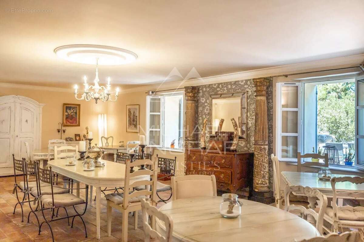 Maison à L&#039;ISLE-SUR-LA-SORGUE