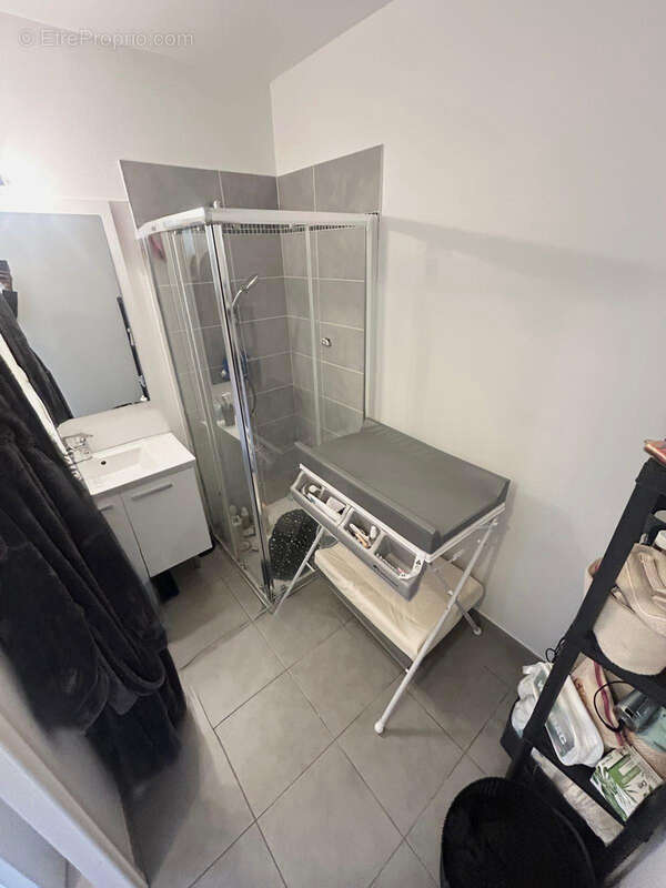 Appartement à SAINT-LAURENT-DU-VAR