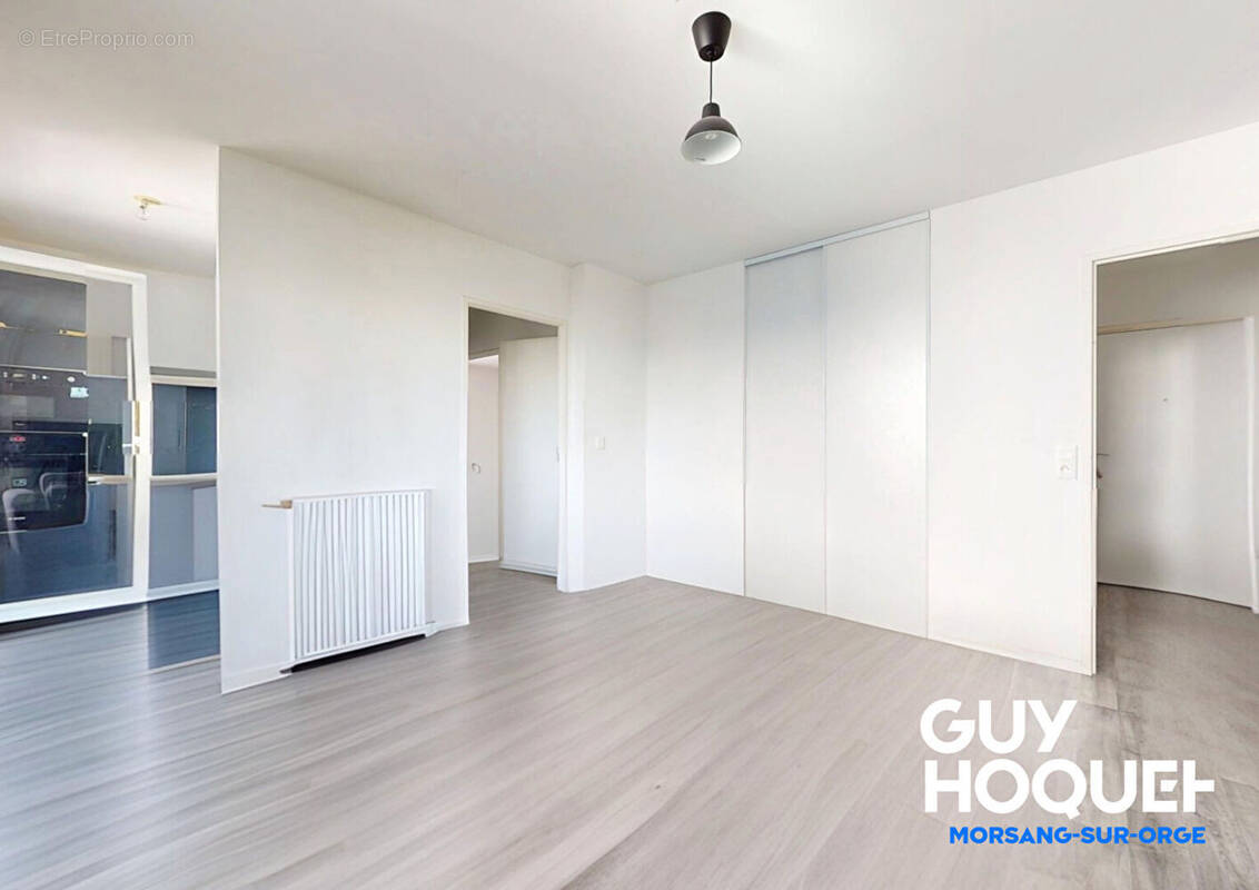 Appartement à FLEURY-MEROGIS