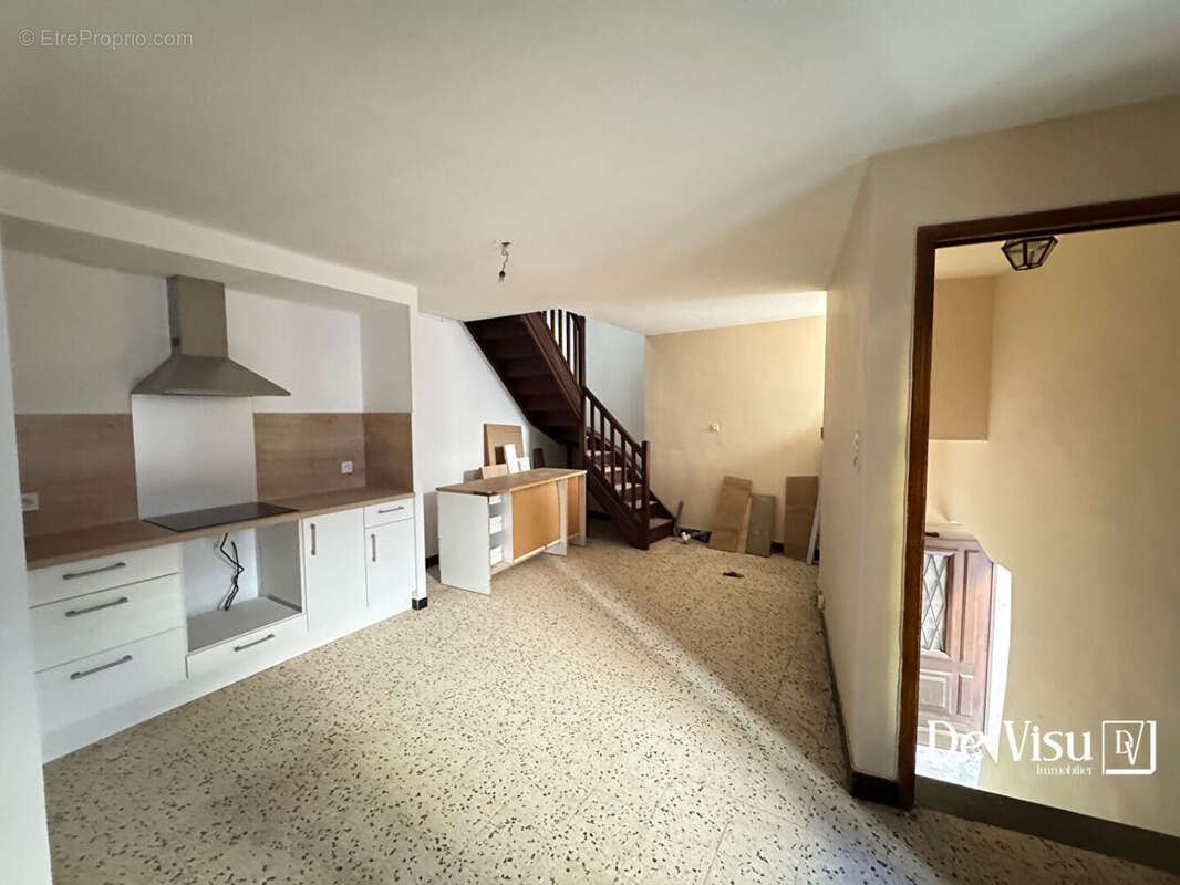 Maison à VIOLS-LE-FORT