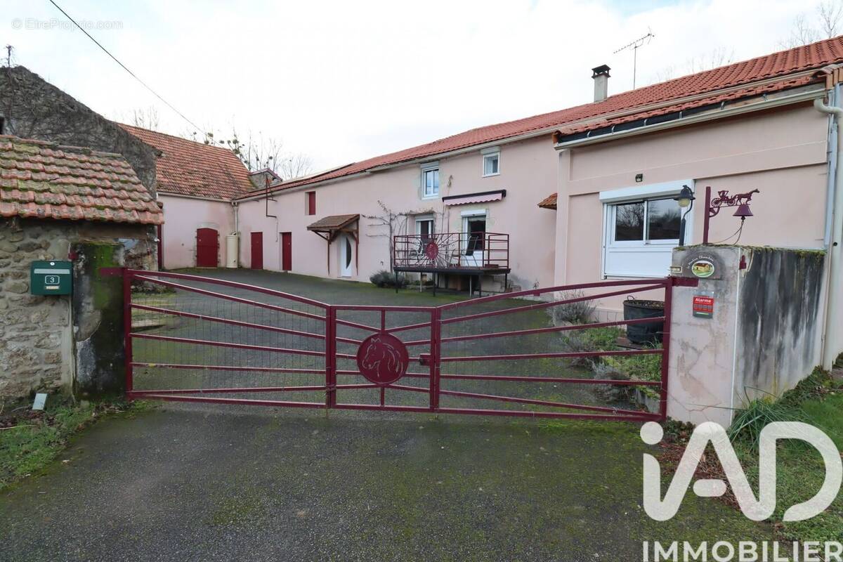 Photo 1 - Maison à MONTEIGNET-SUR-L'ANDELOT