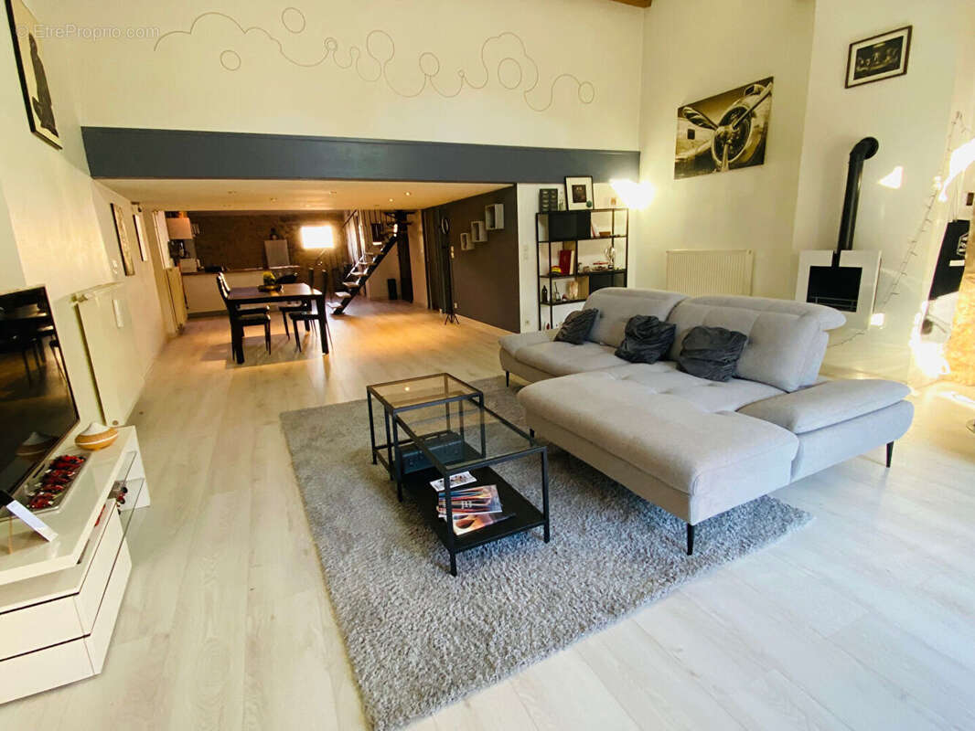 Appartement à BOURG-DE-PEAGE