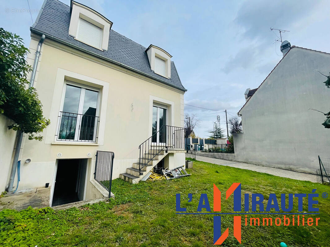 Maison à SARTROUVILLE