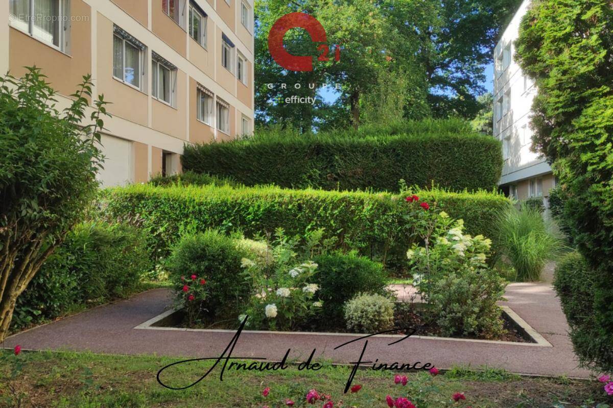 Appartement à LA CELLE-SAINT-CLOUD