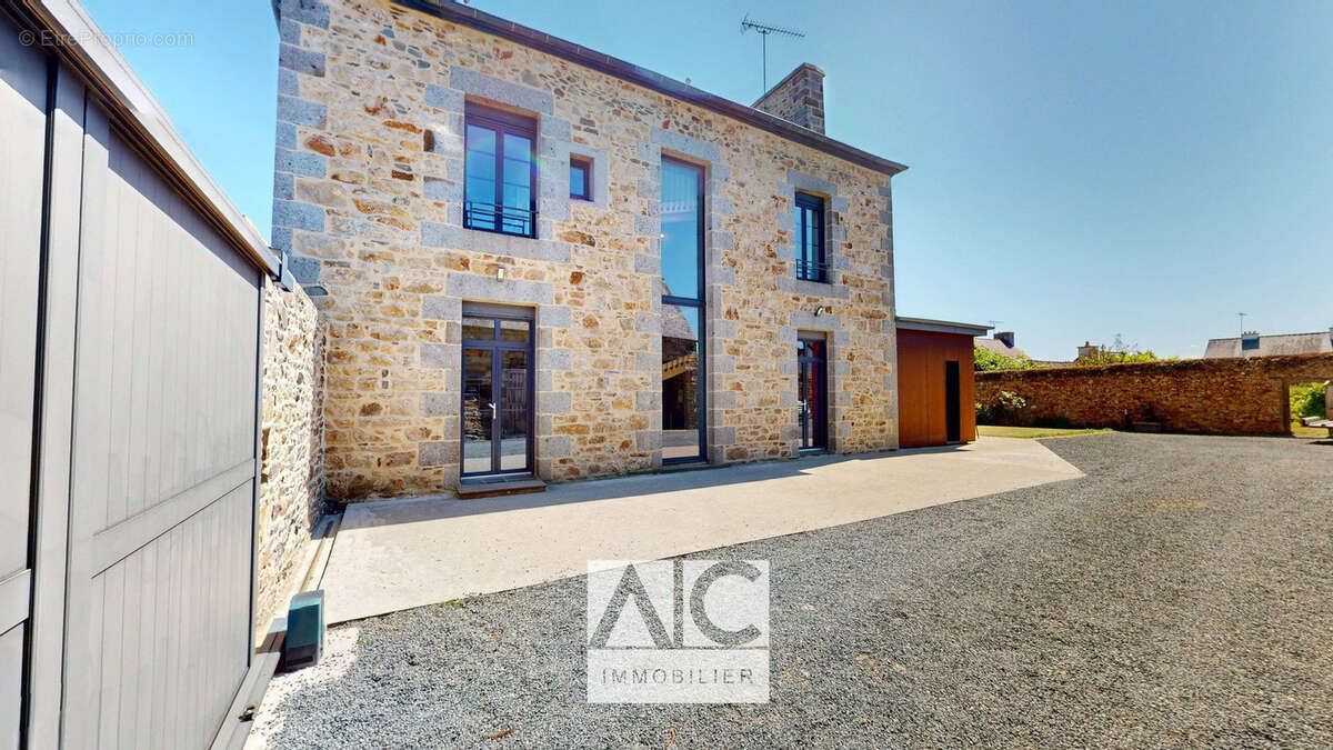 Maison à LANVOLLON