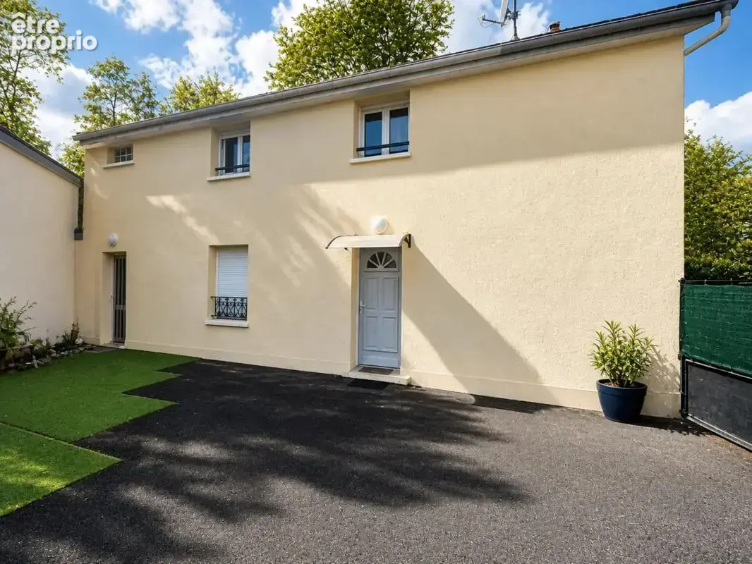 Maison à PRESLES