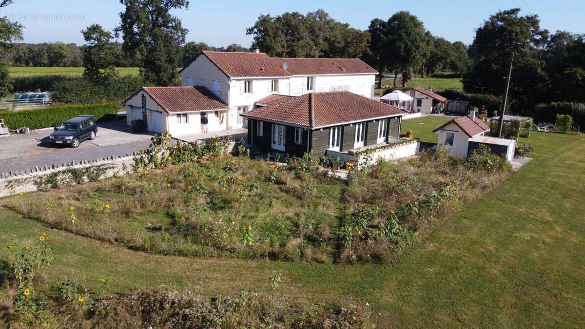 Maison à LA BAZEUGE