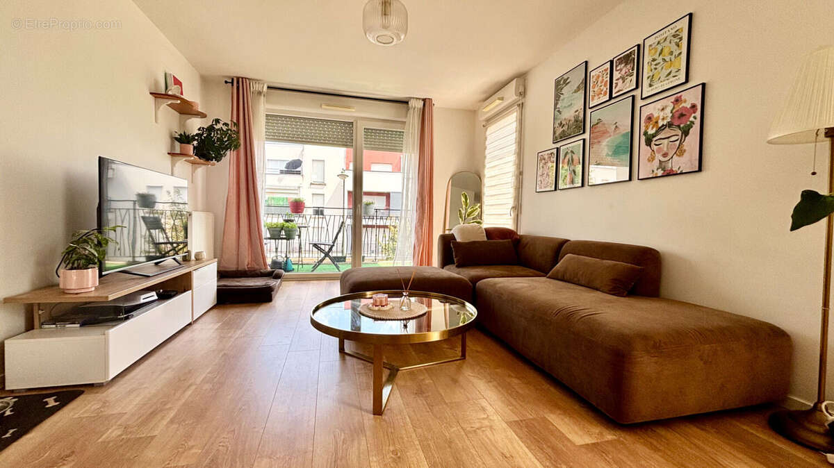 Appartement à CORBEIL-ESSONNES