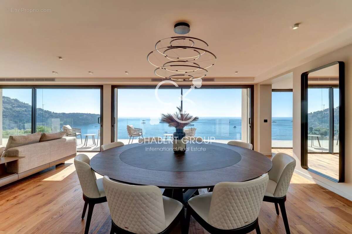 Appartement à ROQUEBRUNE-CAP-MARTIN