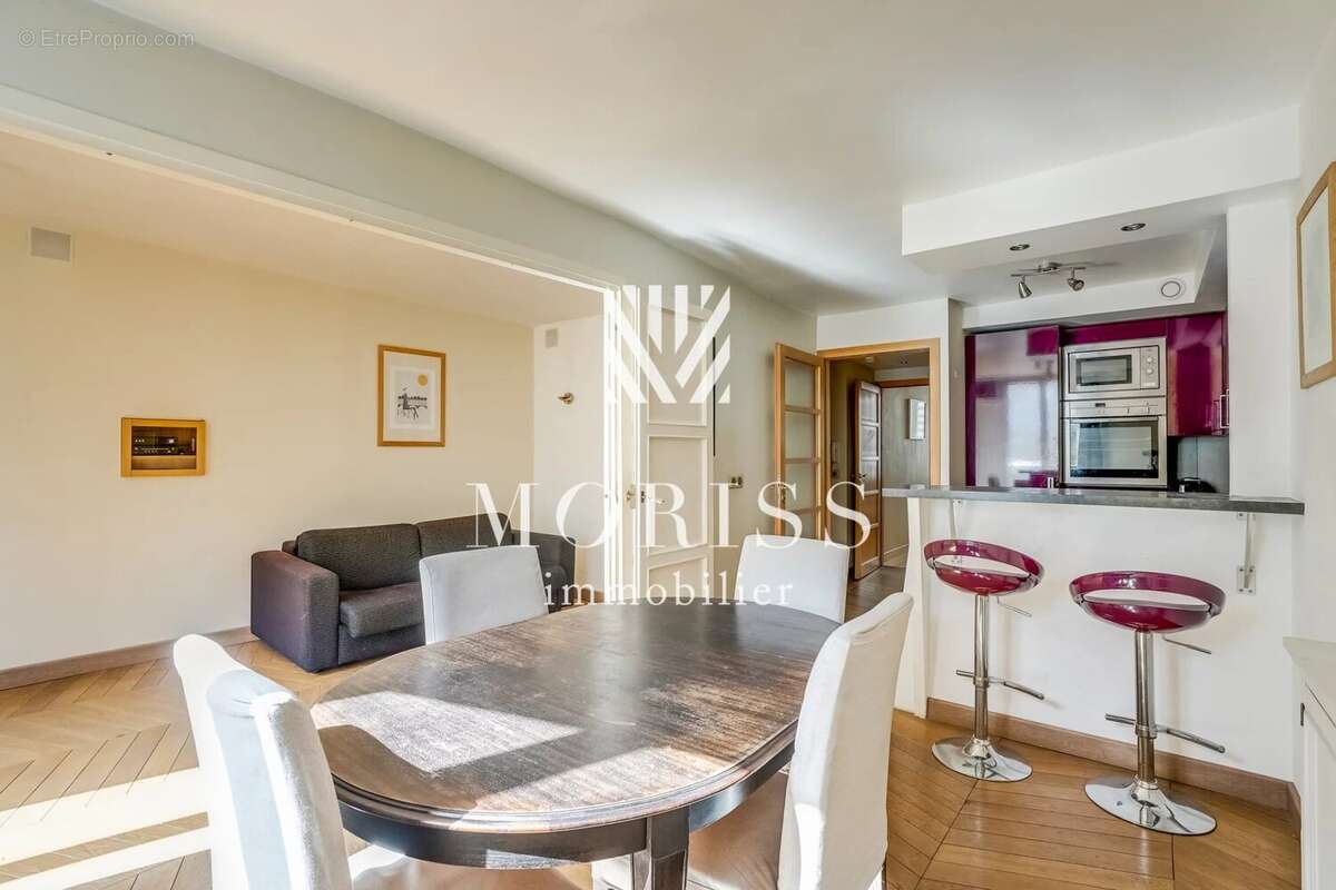 Appartement à PARIS-1E