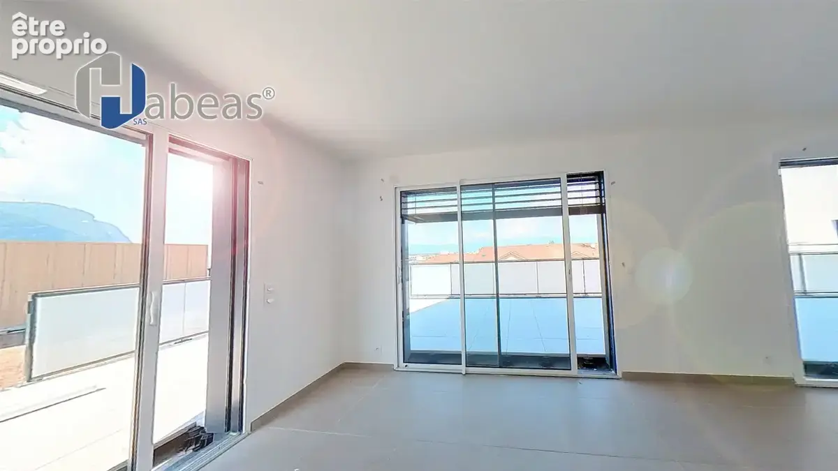 Attique d'Exception : T5 de 108.15 m² avec Terrasse Plein Ciel de 65.80m², Parking et cave - photo 3