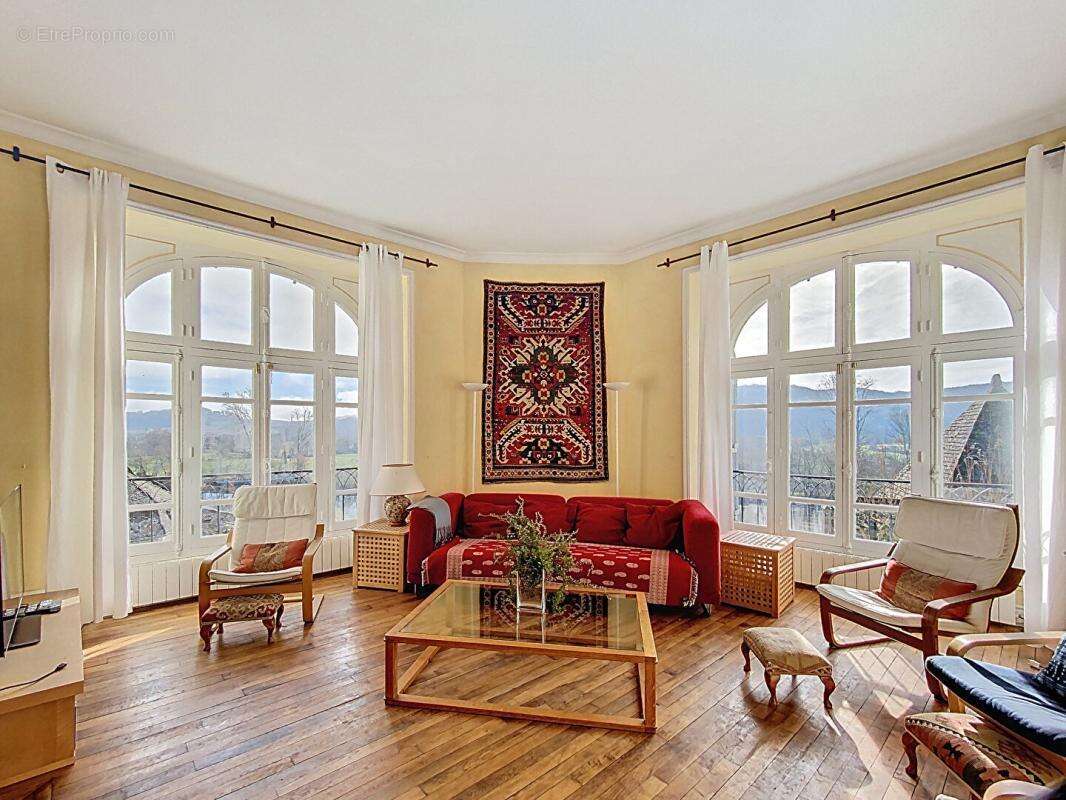 Maison à BEYNAC-ET-CAZENAC