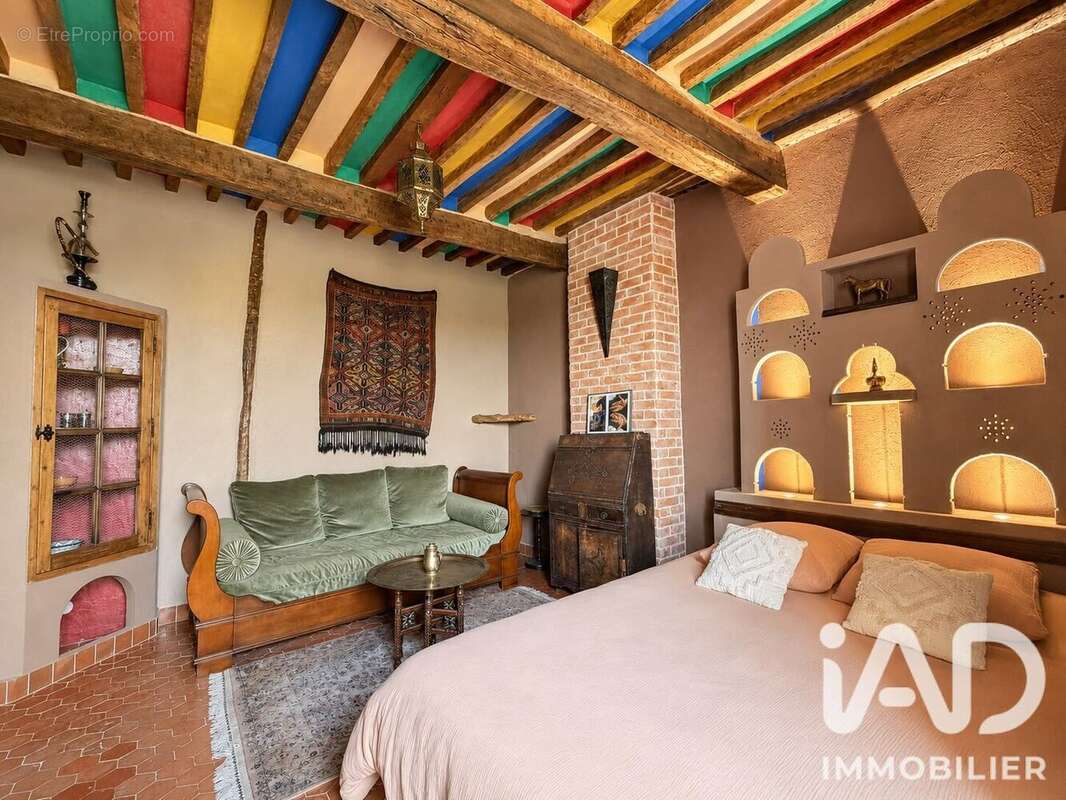 Maison 260 m² à Tavernes  - photo 3