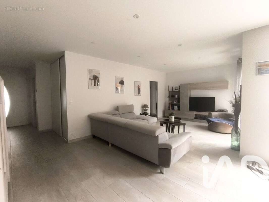 Photo 3 - Maison à POIROUX