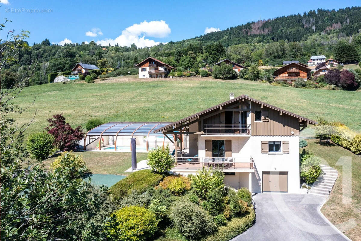 Maison à ARACHES-LA-FRASSE