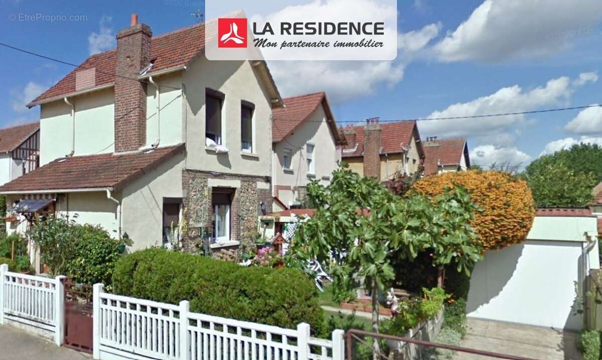 Maison à SAINT-ETIENNE-DU-ROUVRAY