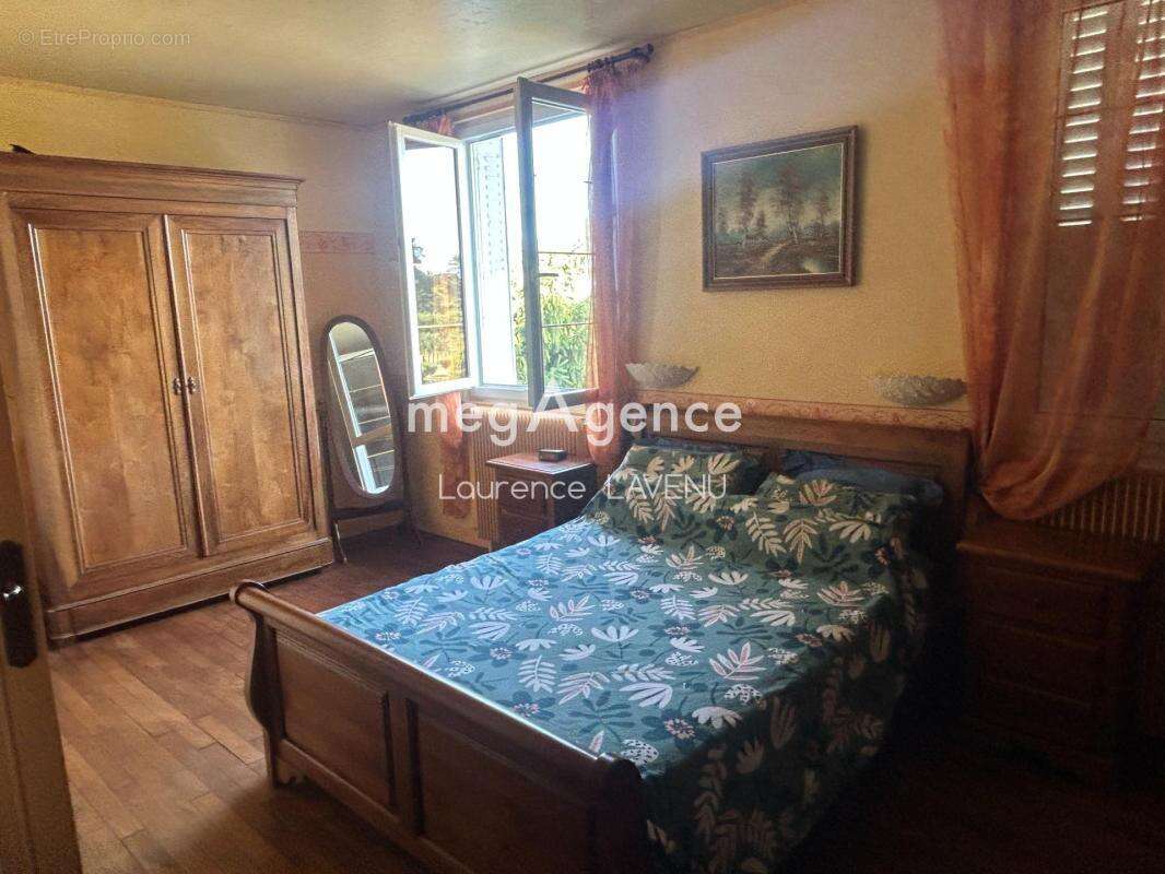 Maison avec dépendances et parc clos et arboré - photo 6