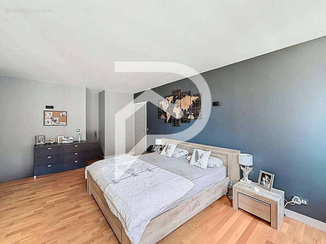 Appartement à MEZIERES-EN-DROUAIS