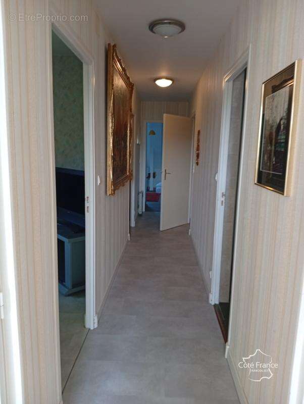 Maison à LA ROCHE-CANILLAC