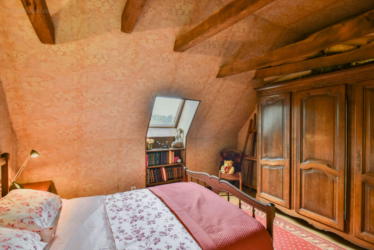 Maison à COUZE-ET-SAINT-FRONT