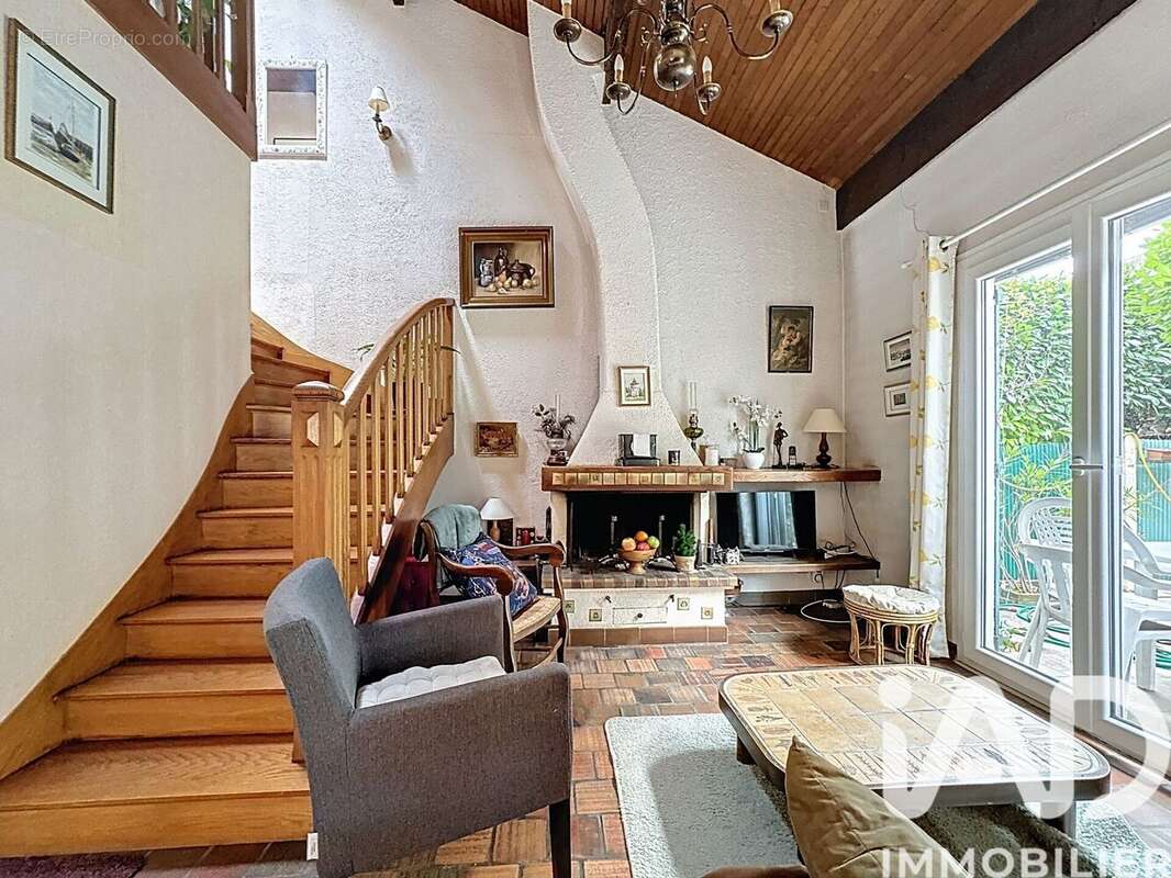 Photo 5 - Maison à LE MESNIL-LE-ROI