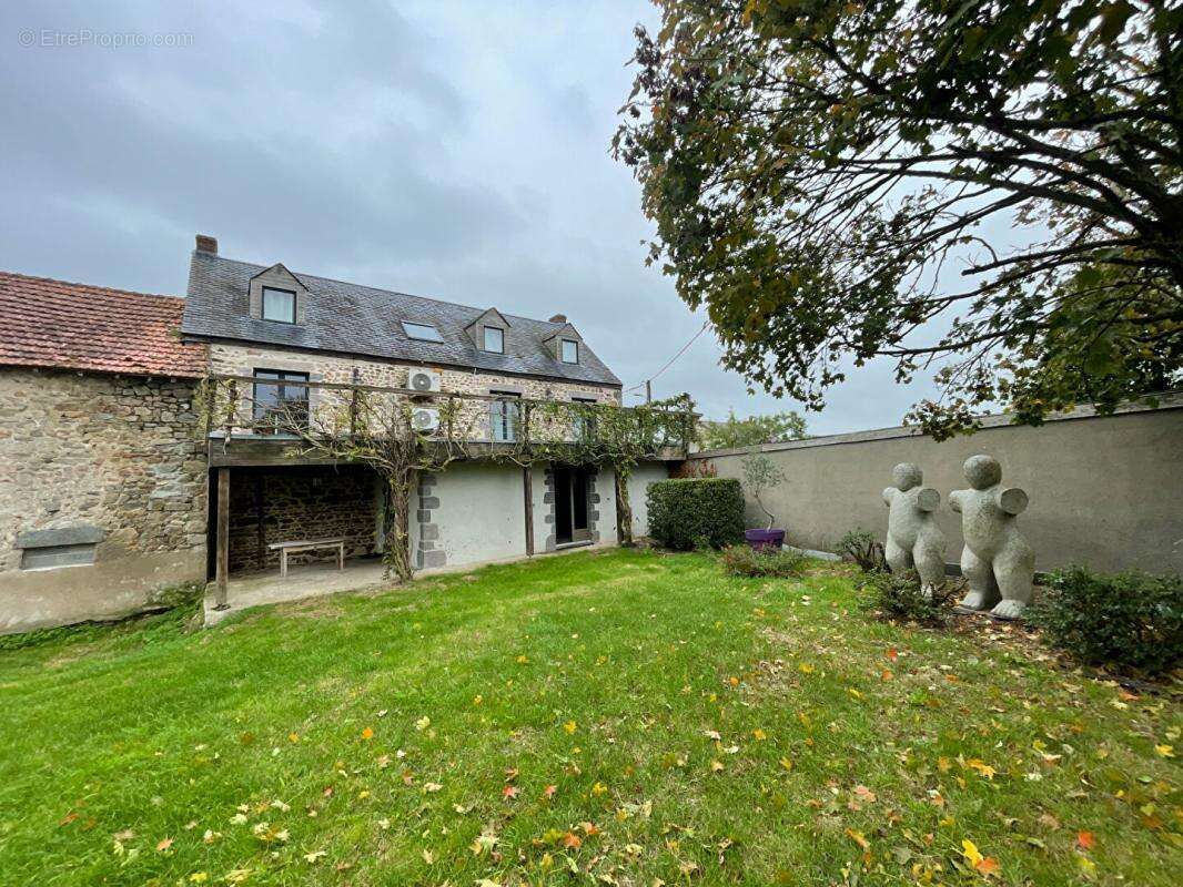 Maison à SAINTE-THERENCE