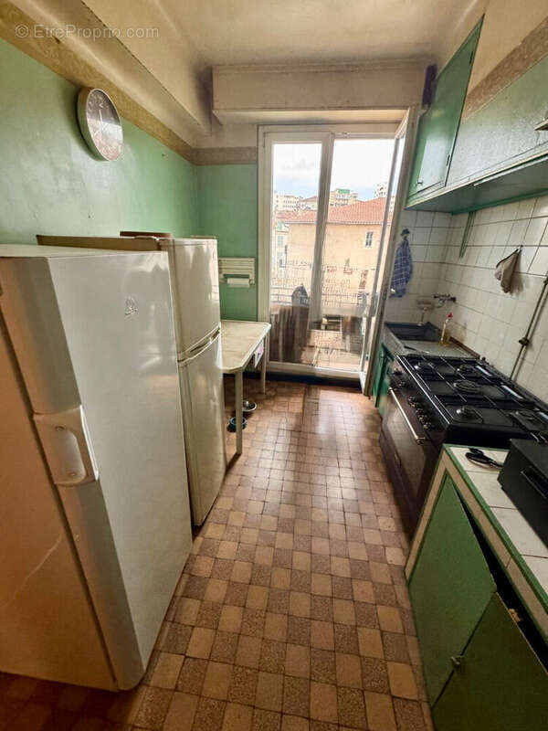Appartement à MARSEILLE-1E