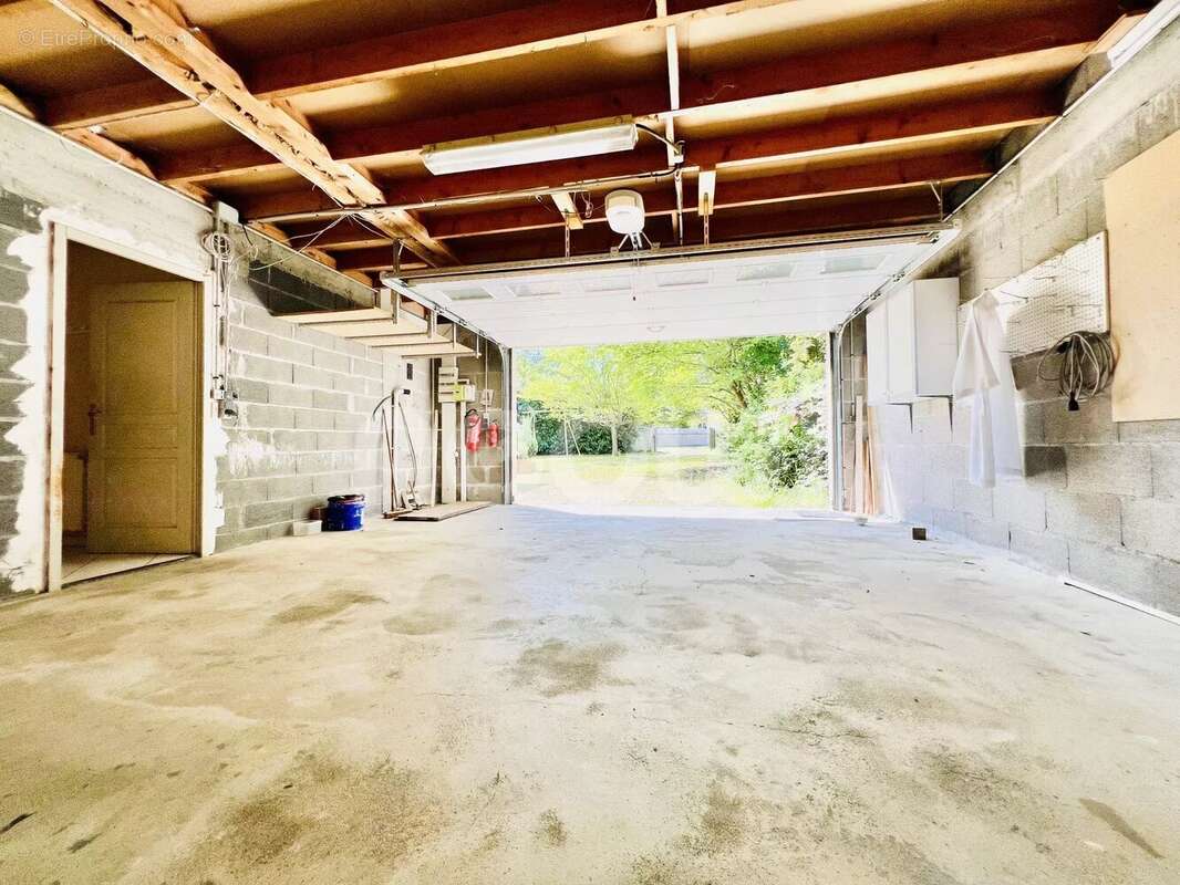 Maison à SAINT-BONNET-PRES-RIOM