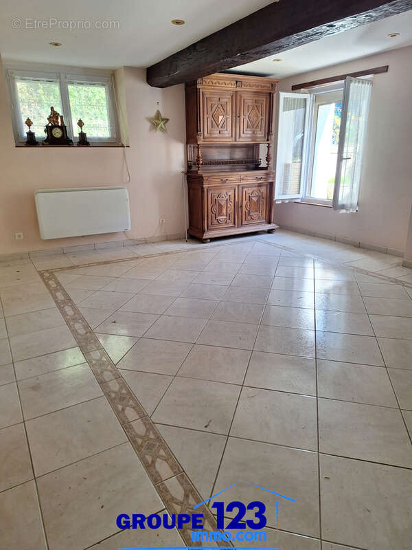 Maison à ESCAMPS