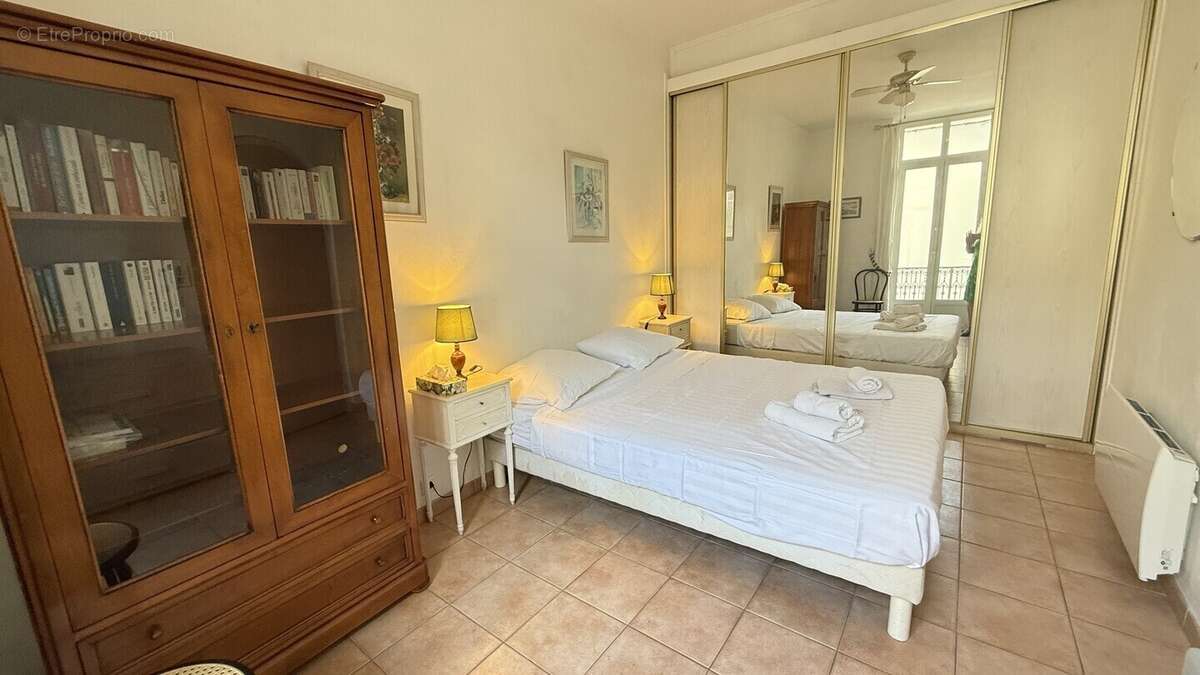 Appartement à VALLAURIS