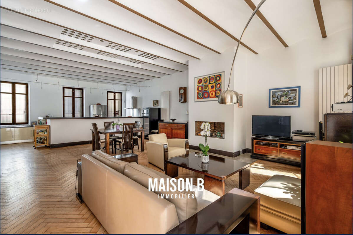 Appartement à MARSEILLE-6E