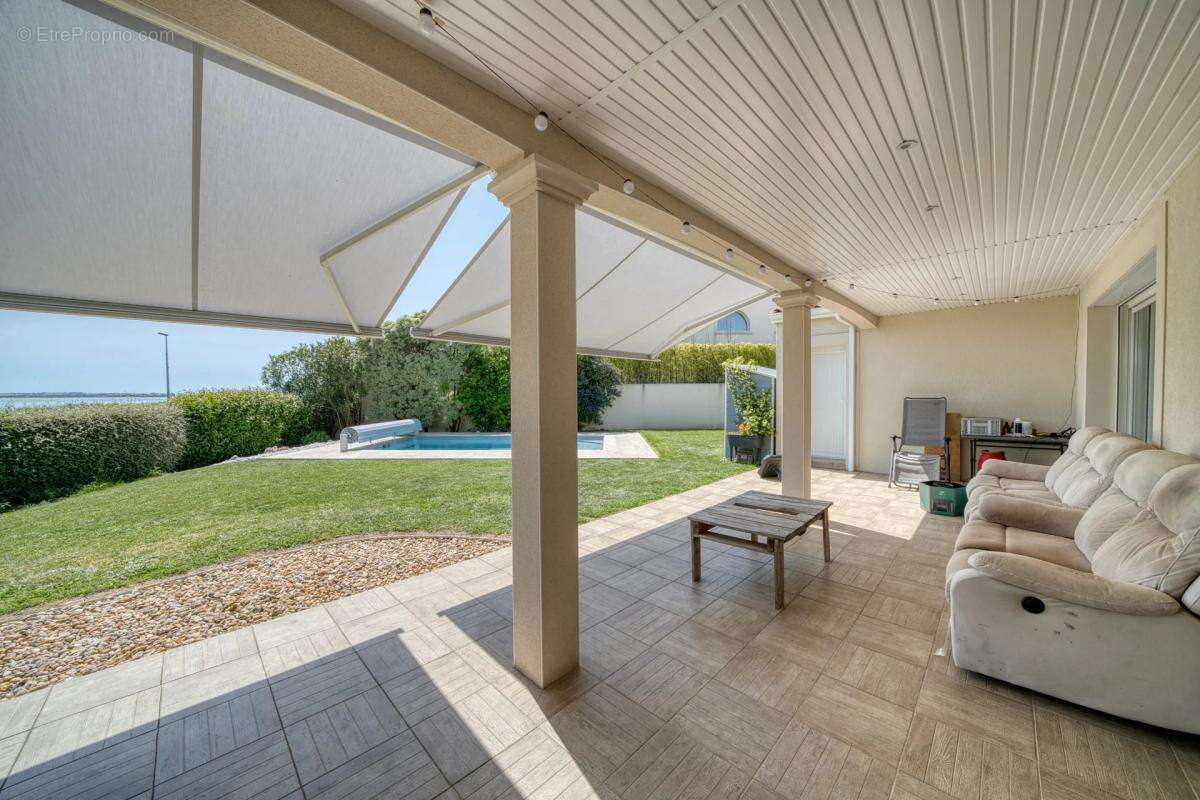 Maison à MESCHERS-SUR-GIRONDE