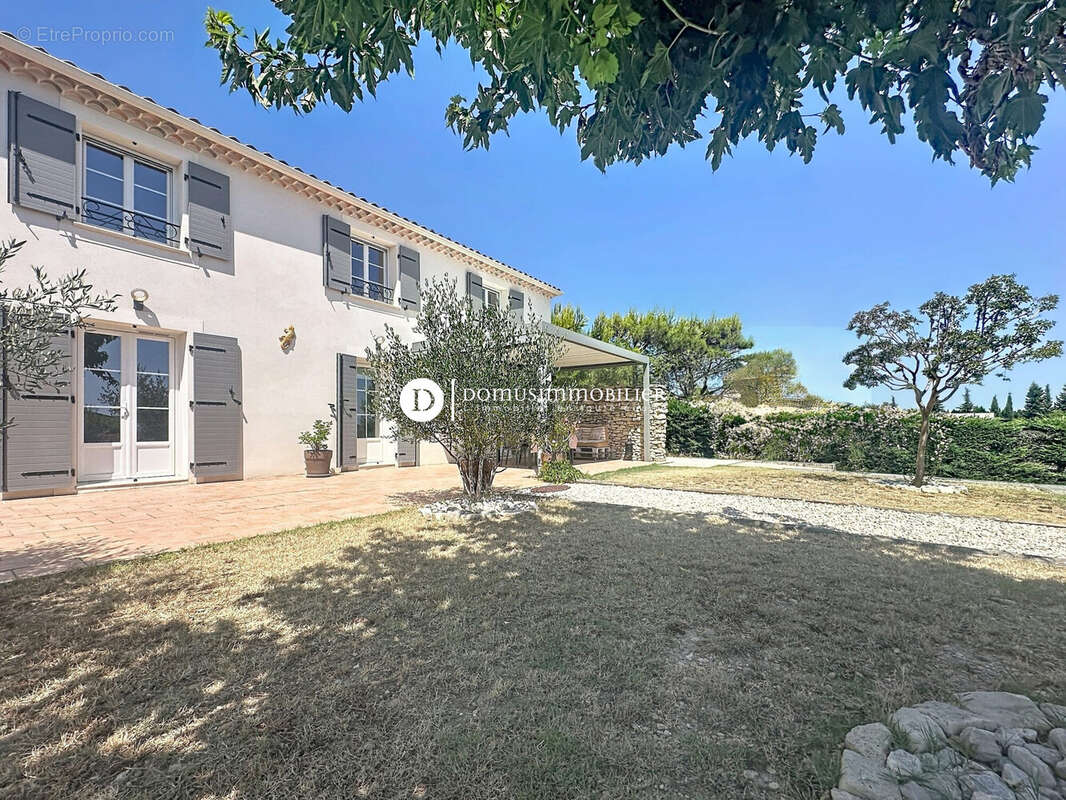 Maison 184 m² à Chateauneuf-De-Gadagne  - photo 2