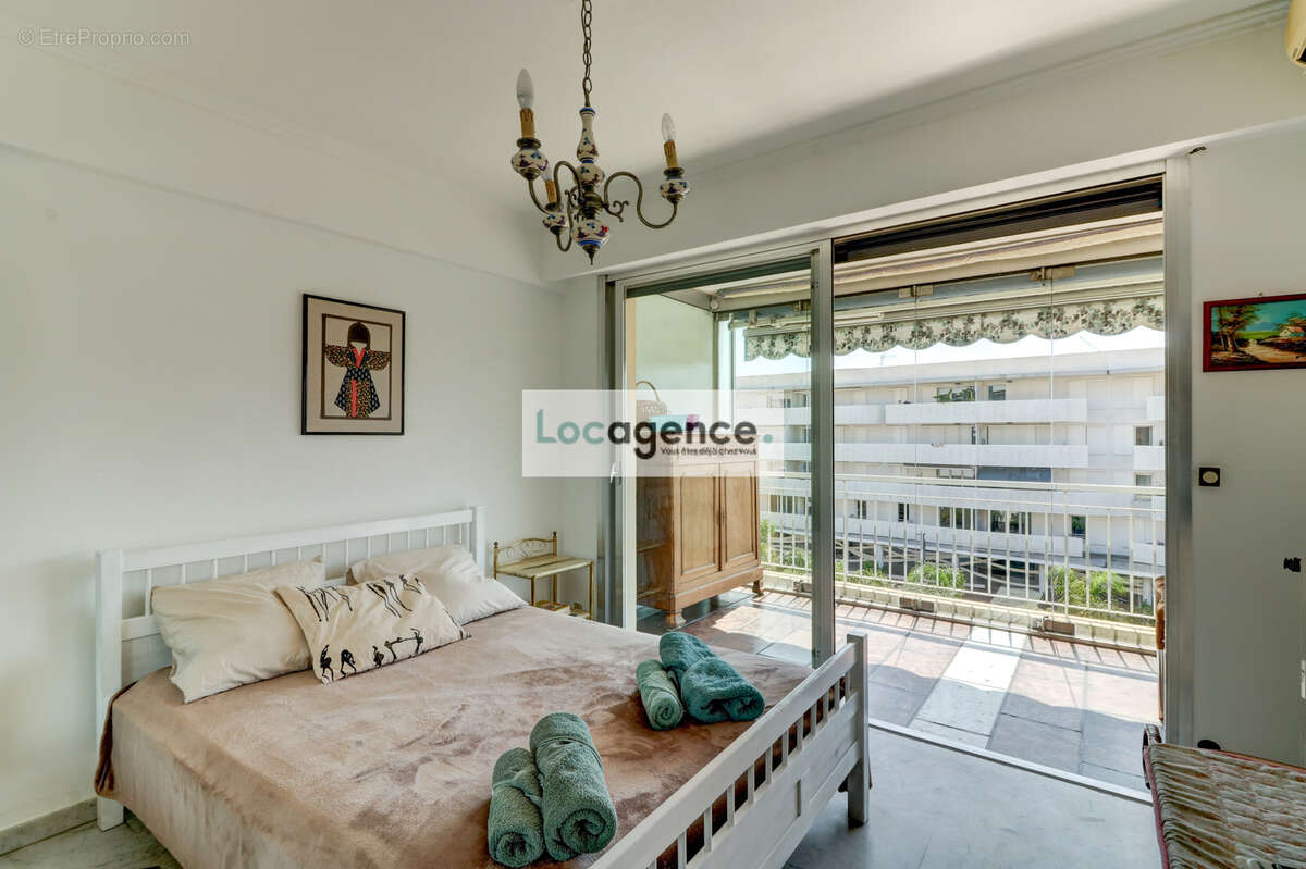 Appartement à MANDELIEU-LA-NAPOULE