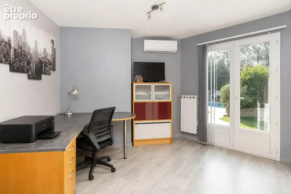 Maison de 7 pièces de 186 m² avec piscine à Saint-Victoret - photo 9