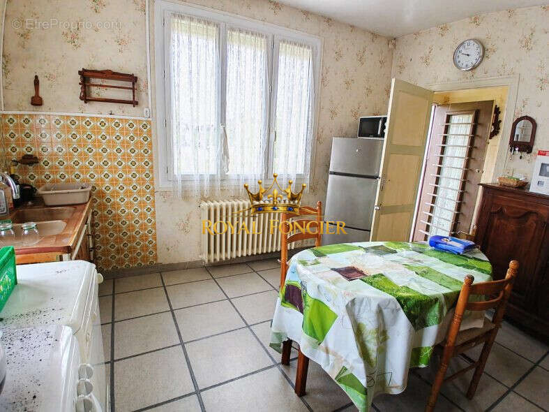 Maison 80 m² à Ligueil  - photo 4