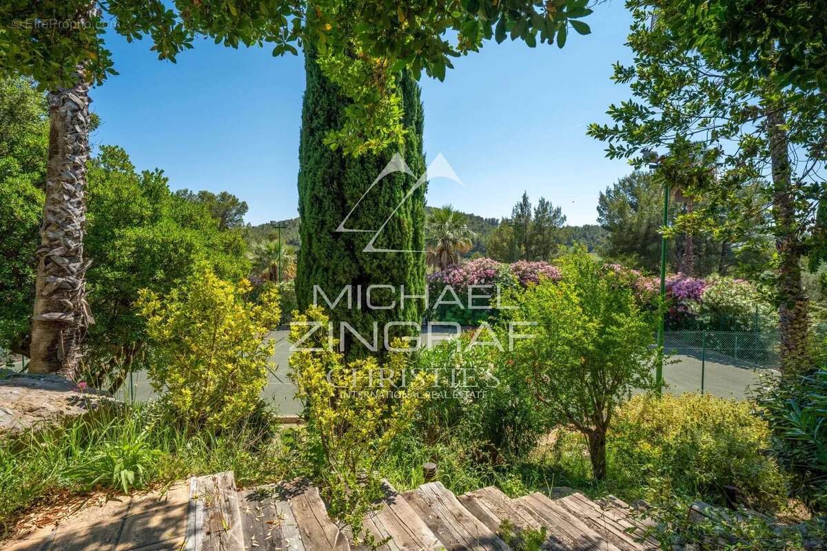 Exclusivité Propriété avec piscine et tennis - photo 18