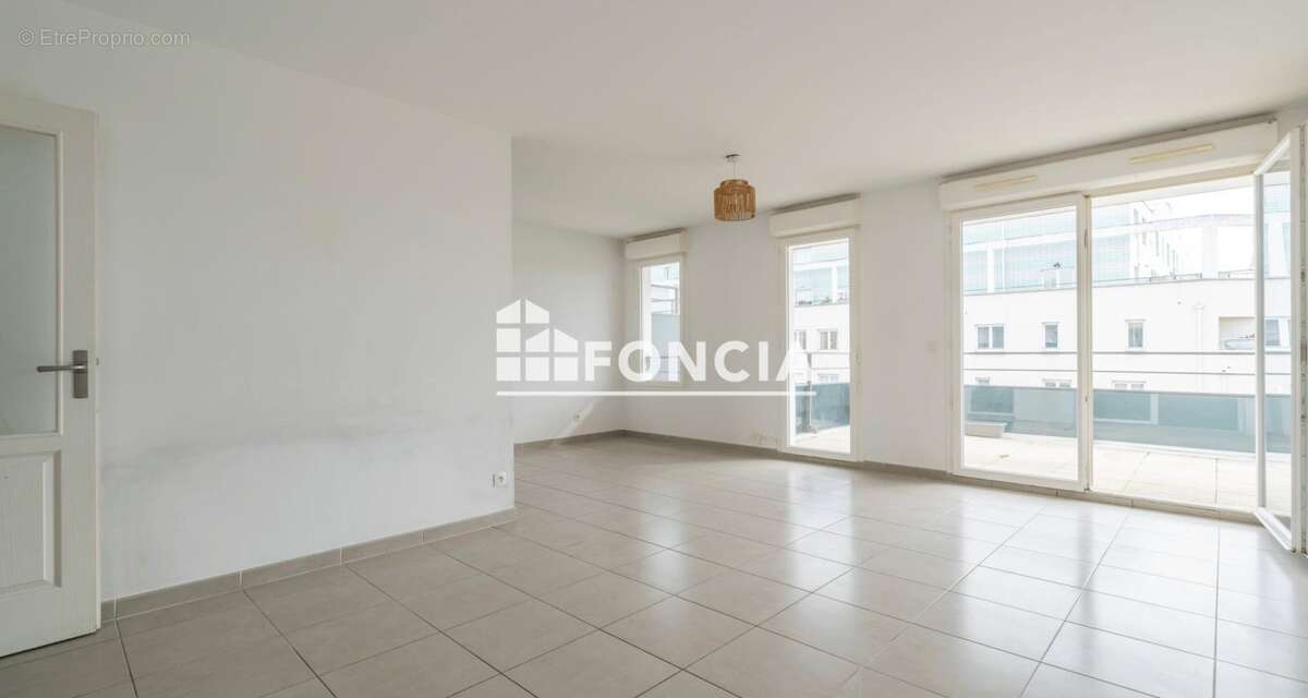 Appartement à MARSEILLE-6E