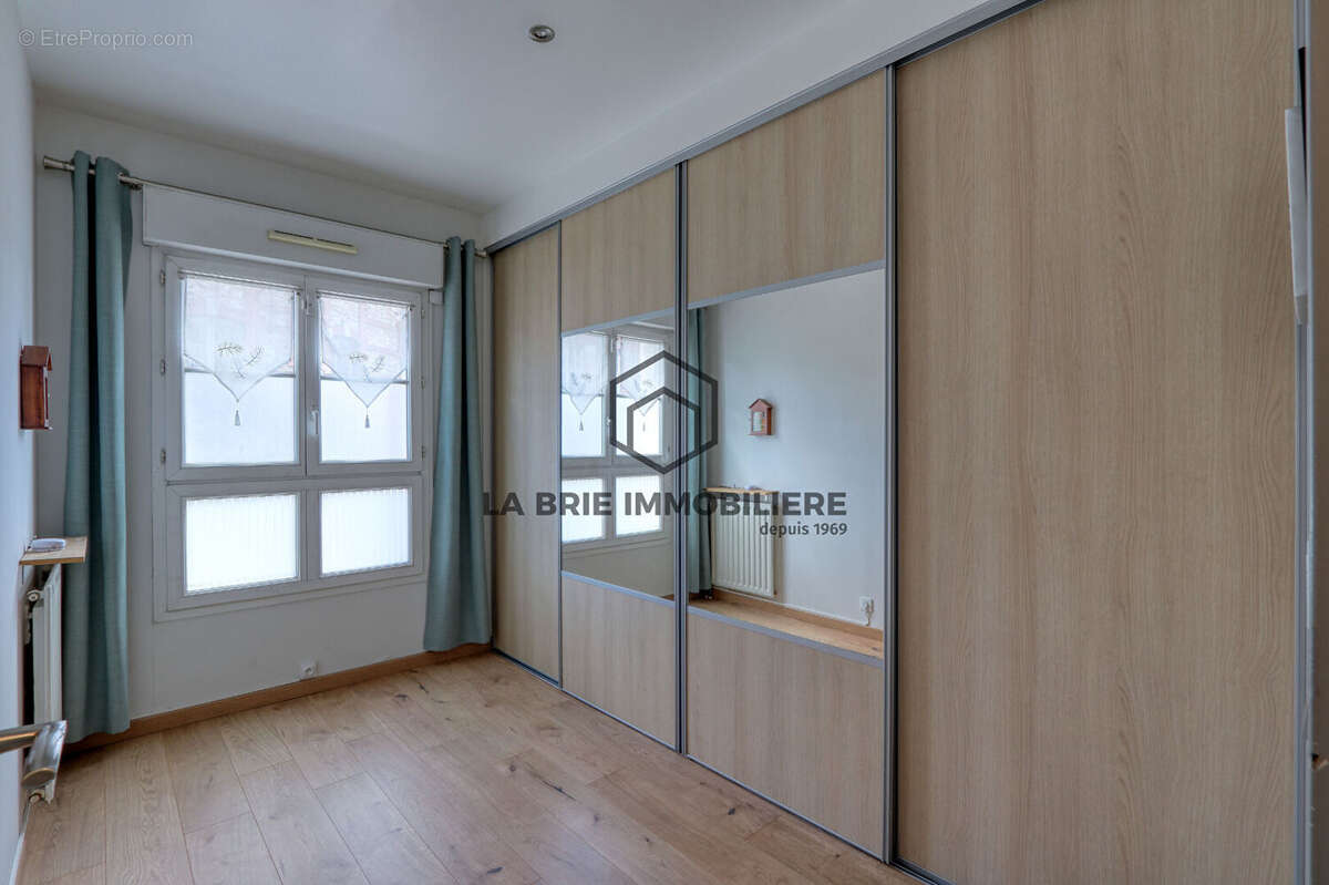 Appartement à BRIE-COMTE-ROBERT