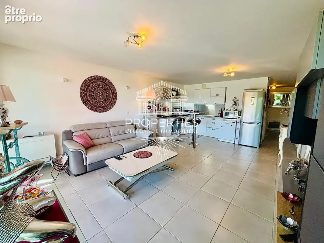 Le lavandou - t3 de 2015 - 65 m² - ascenseur - terrasse - parking - photo 3