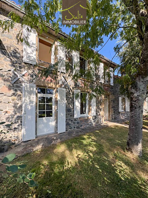Maison à MONCOUTANT
