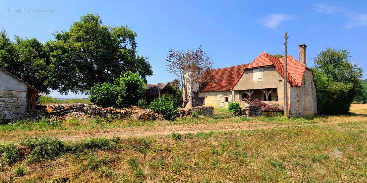 Maison à CONDAT
