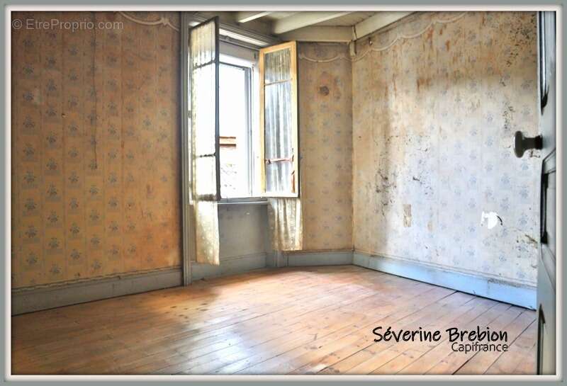 Maison à rénovée, 4 pièces, terrain attenant et non attenant LA MONNERIE LE MONTEL (63) - photo 9