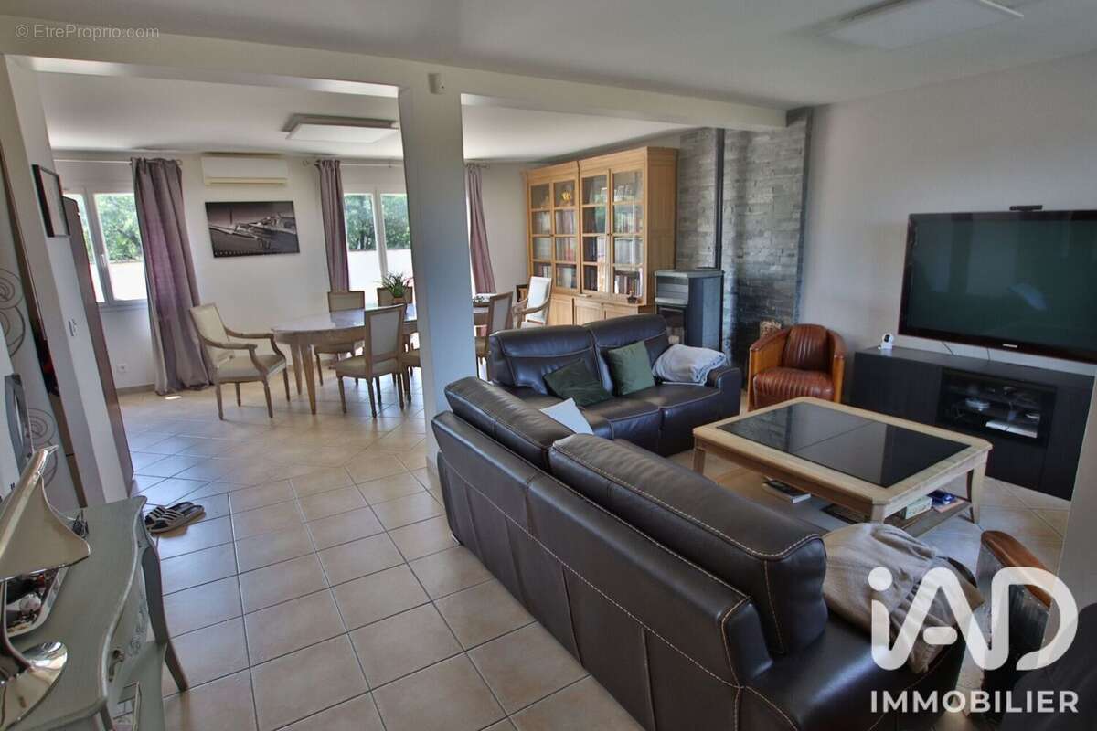 Maison 140 m² à Noisy-Rudignon  - photo 3