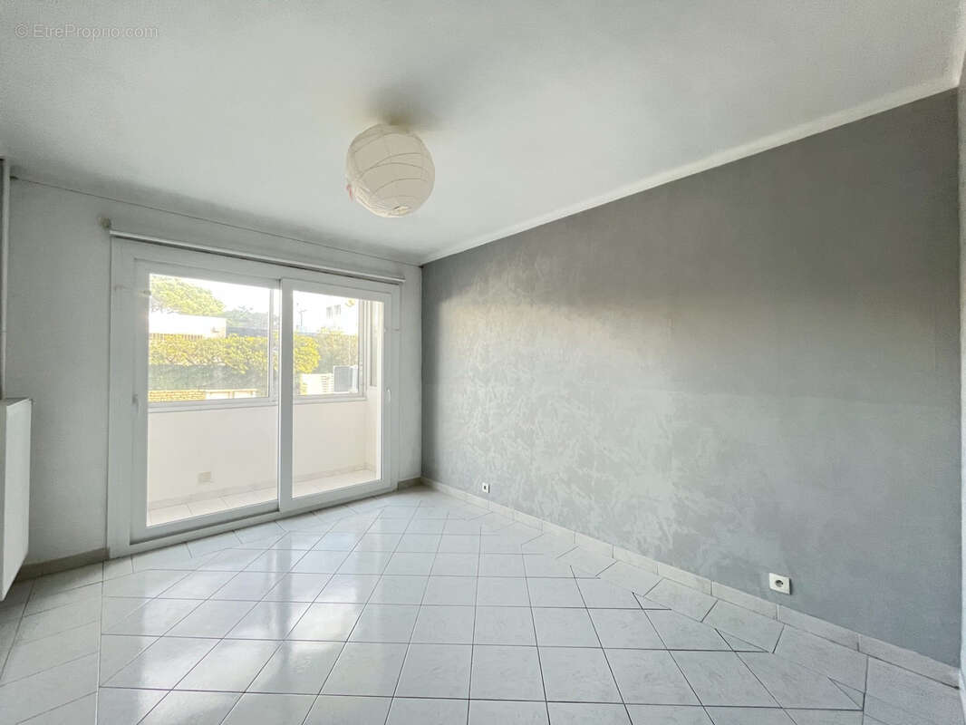 Appartement à SIX-FOURS-LES-PLAGES