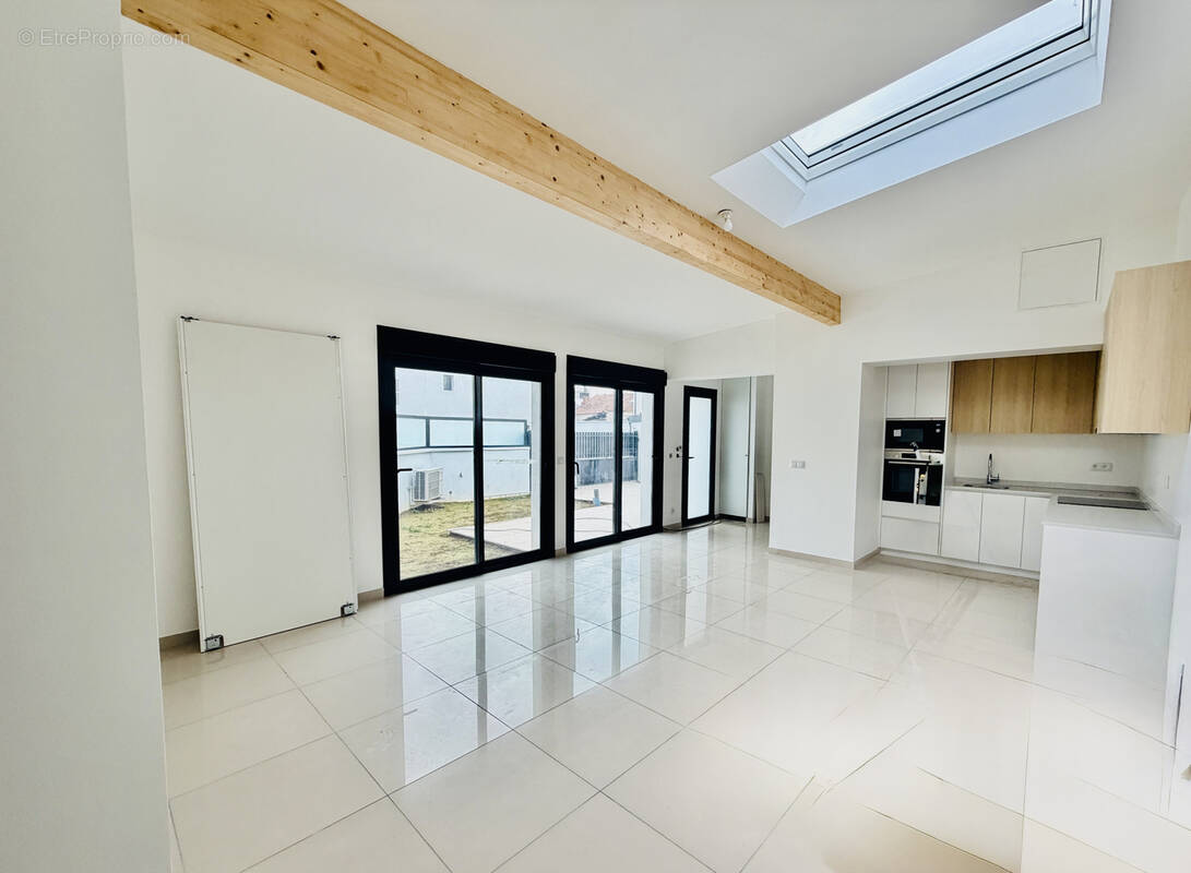 Maison à SAINT-MAUR-DES-FOSSES